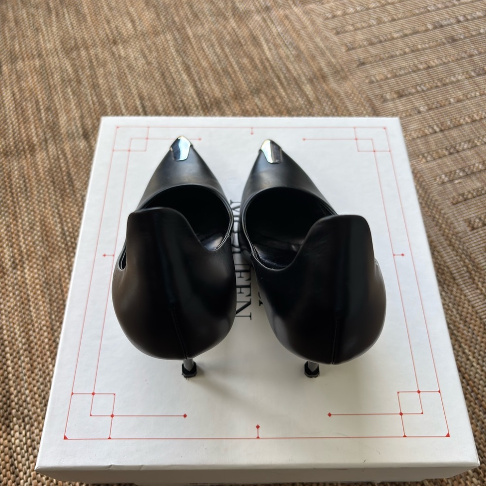 Alexander McQueen Black and Silver Heels - Picture 5 of 7